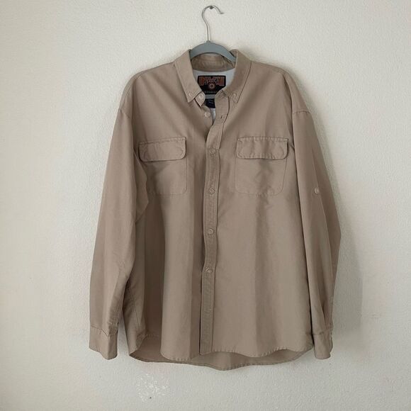 Duluth trading tan vented button up‎ - Picture 1 of 5